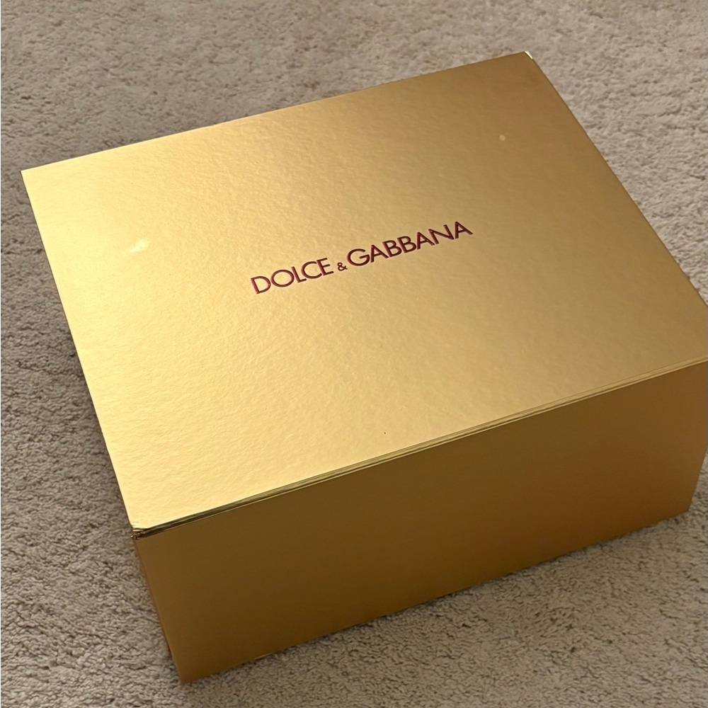 Dolce & Gabbana gold box